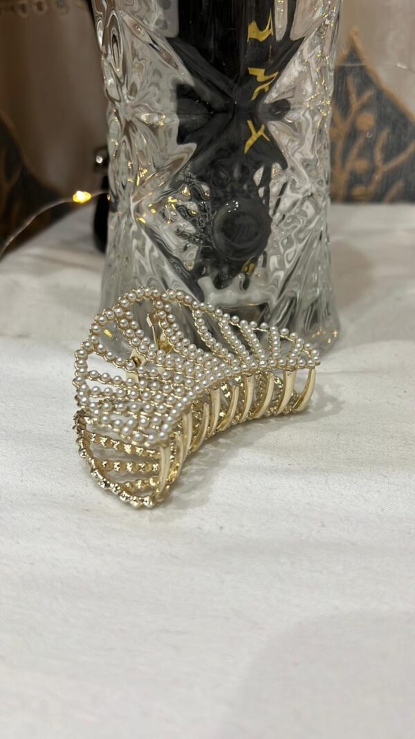 Luxury Pearls Golden Metal Catcher