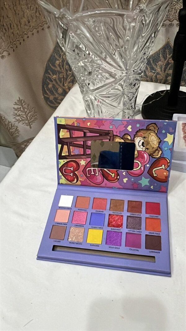 LOVE Teady Bear Eyeshadow Pallet