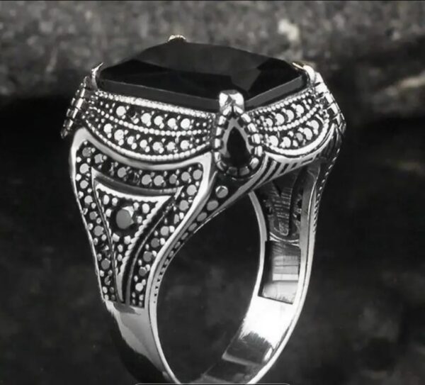 Elegent And Unique Big Black Stone Mens Ring Size 12