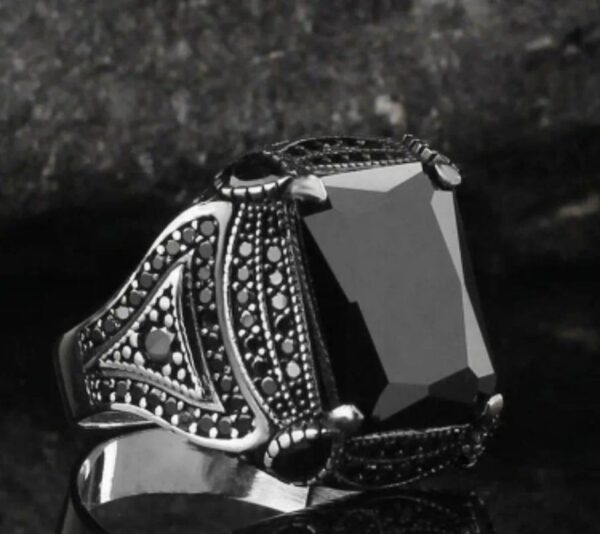 Elegent And Unique Big Black Stone Mens Ring Size 12 - Image 2