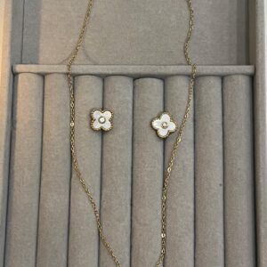 White Clover Stainless Steel Stone Set