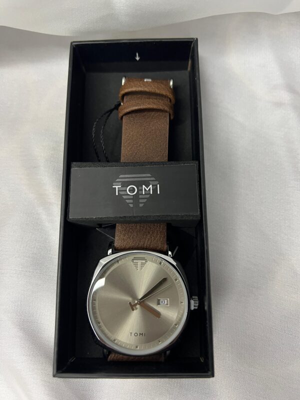 TOMI Men's Brown Leather Watch – Minimalist Design with Date Feature